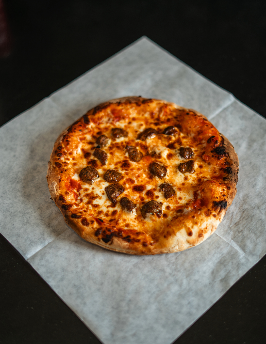 Sausage alla vodka pizza